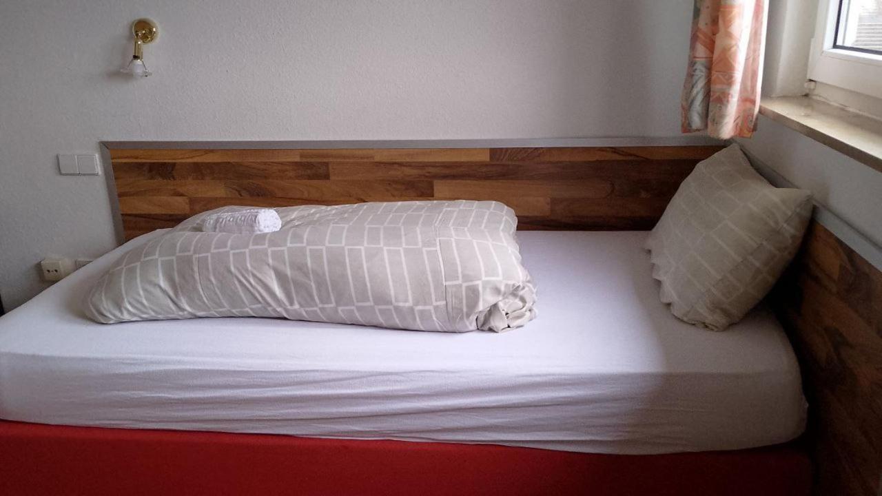 Monteurzimmer - วัลด์บรอนน์ ภายนอก รูปภาพ