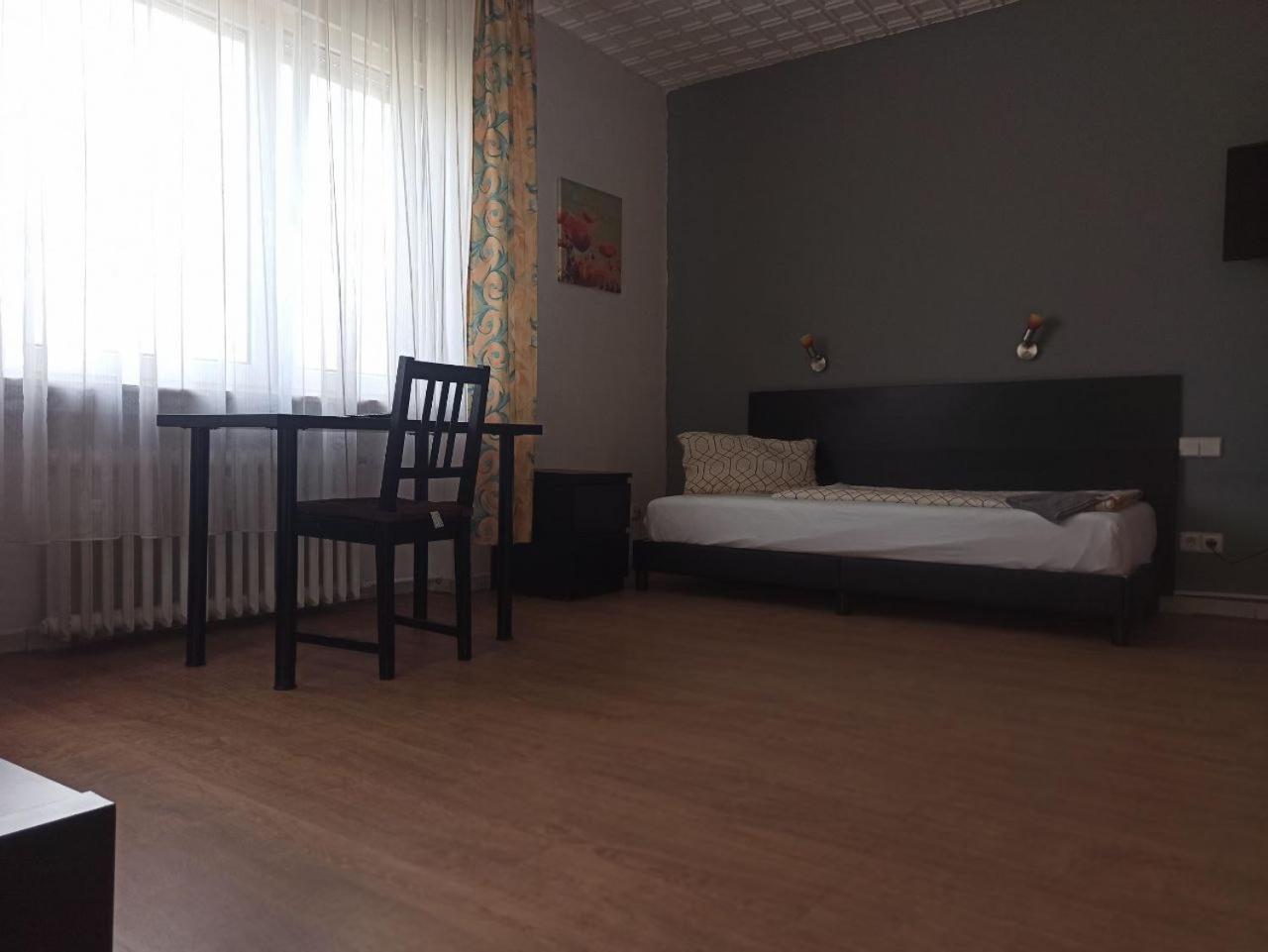 Monteurzimmer - วัลด์บรอนน์ ภายนอก รูปภาพ