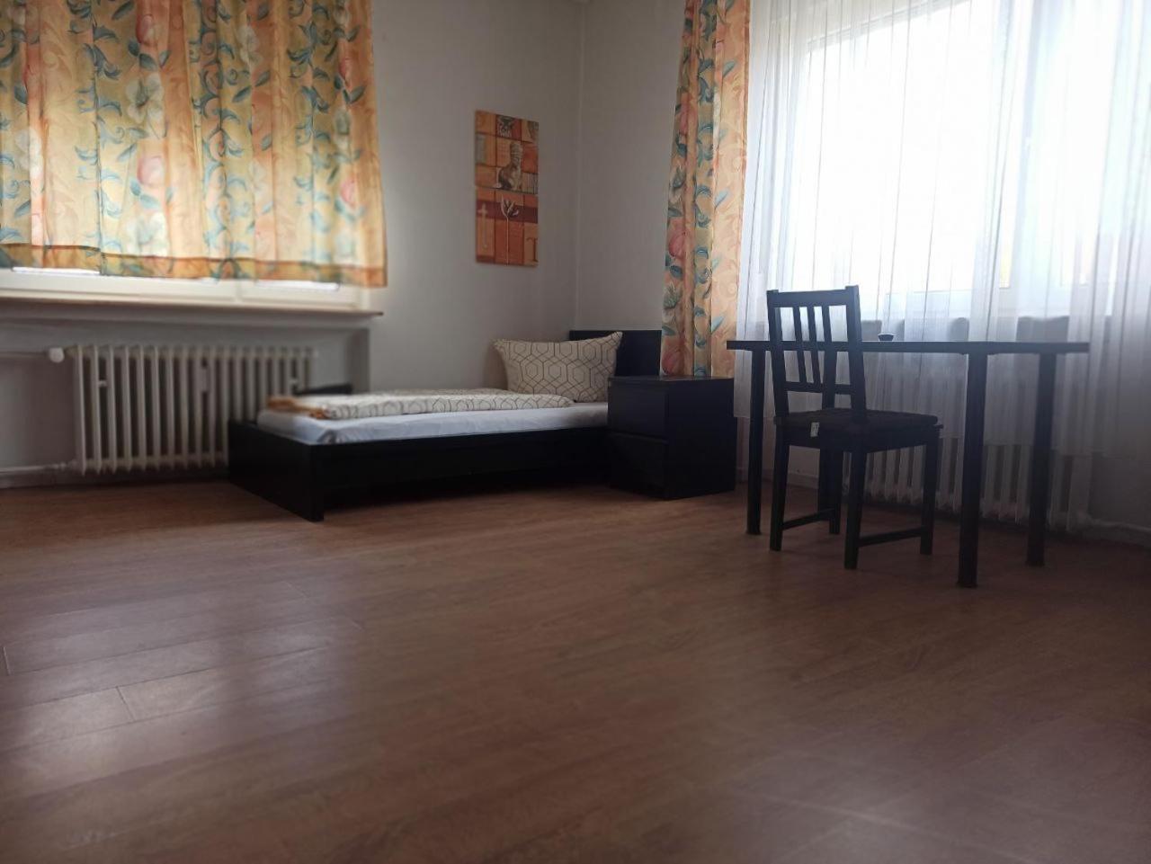 Monteurzimmer - วัลด์บรอนน์ ภายนอก รูปภาพ